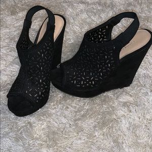 Black open toed wedges